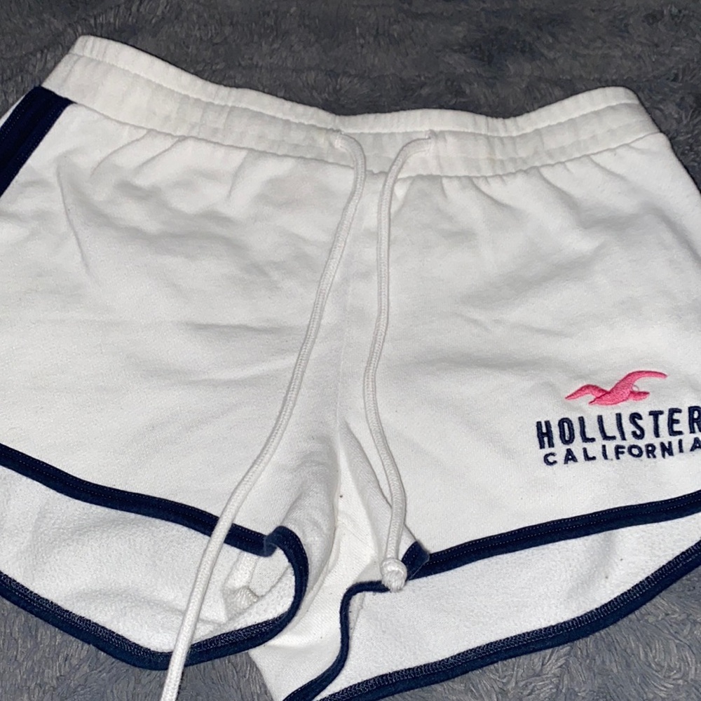 small hollister shorts